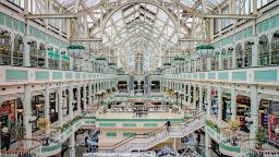 Image of shopping mall in Dublin Ireland