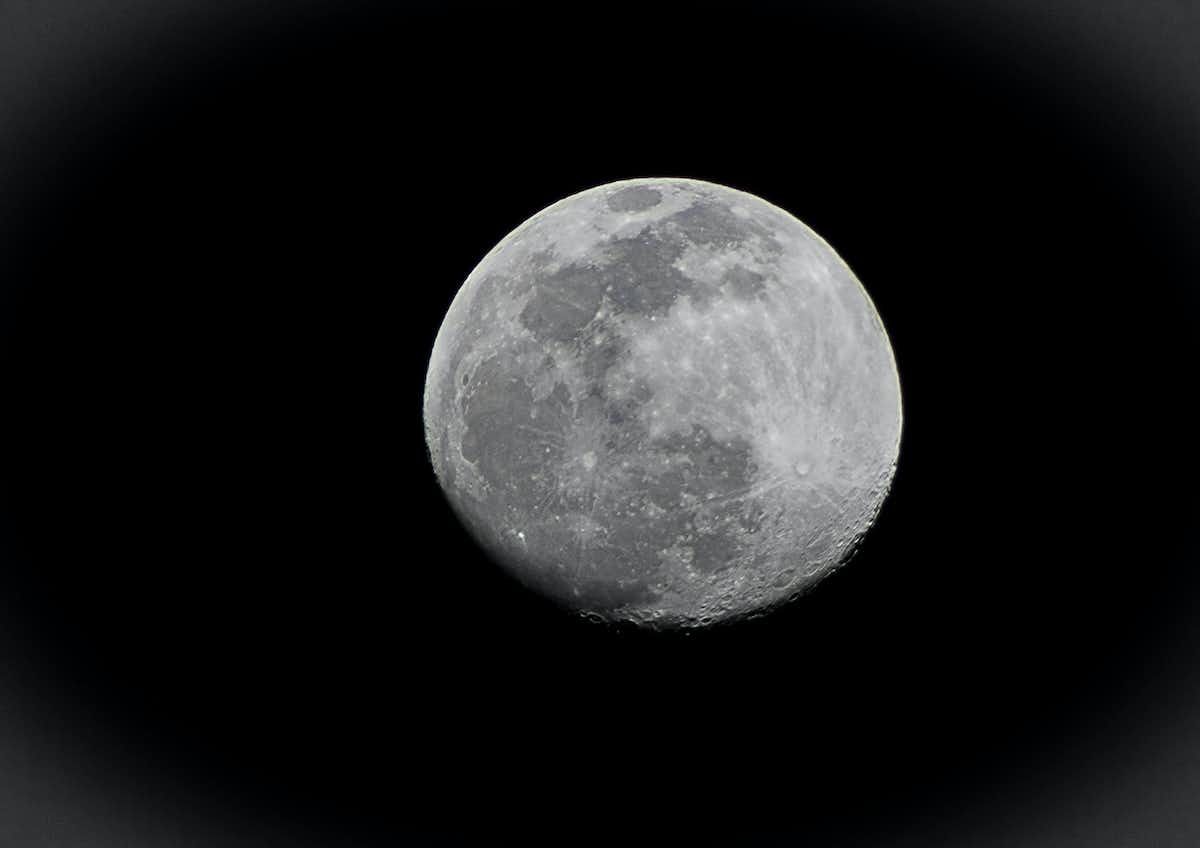 A picture of the moon 
