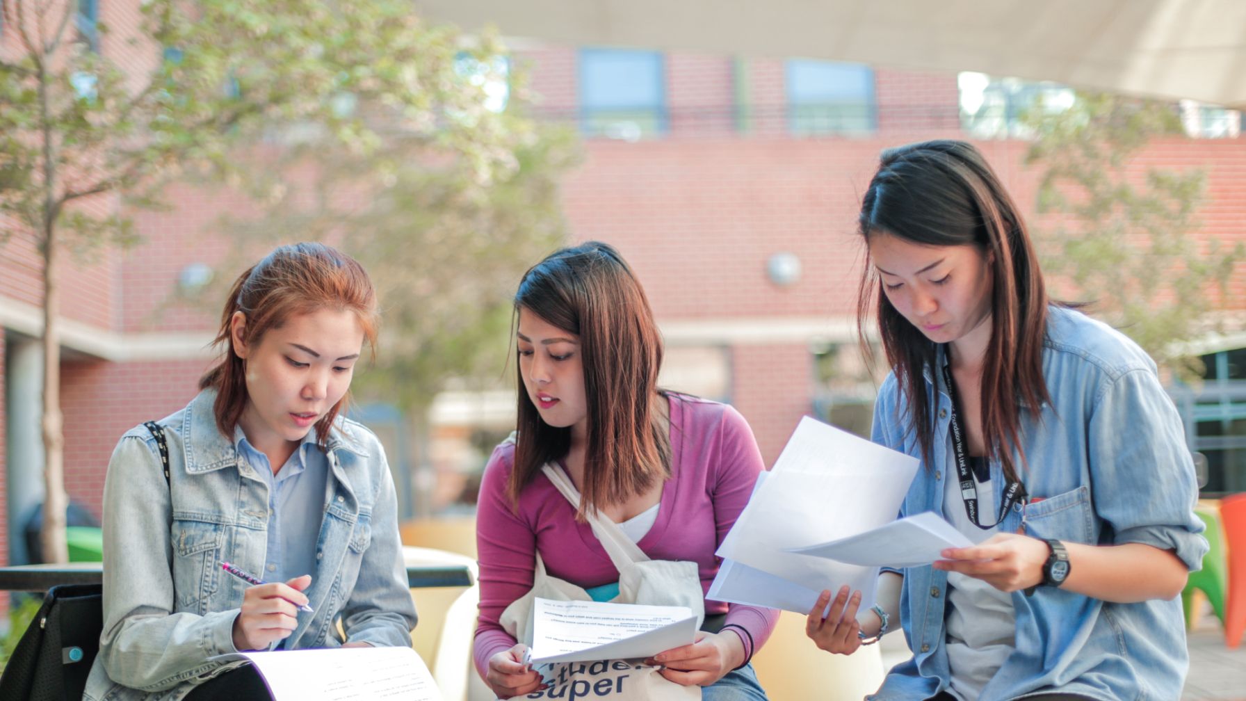 Studying maths, physics, or statistics? Drop in to the MASH Centre! Meet our friendly staff and find out how you can enhance your mathematical skills or get extra support throughout your studies at Swinburne.