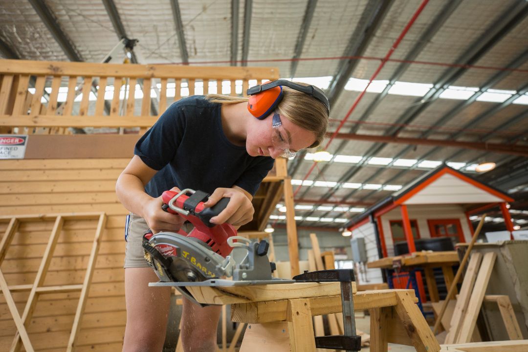 Trade Support Loan Eligibility &amp; How to Apply | Swinburne