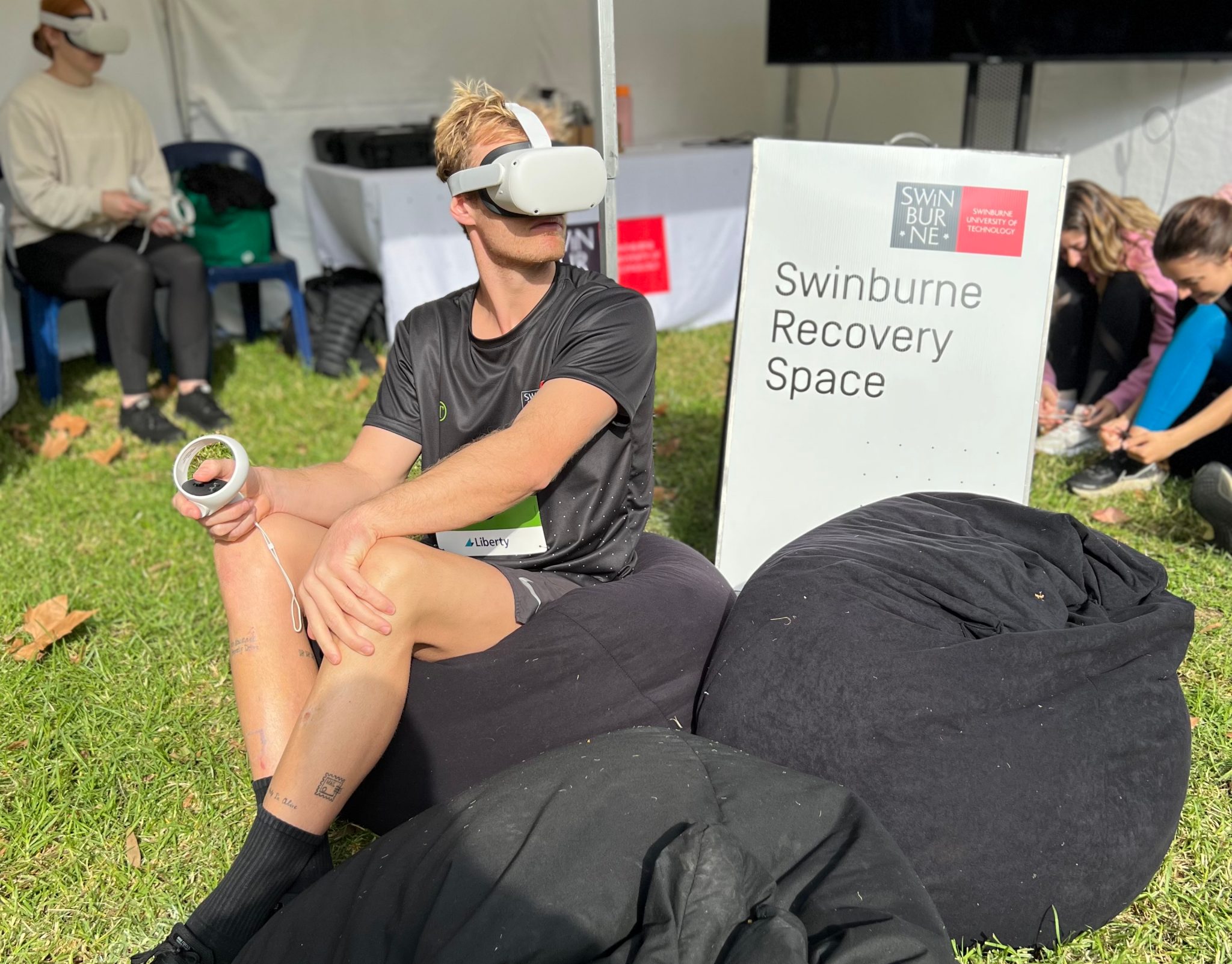David Astbury in the Swinburne Recovery Space using a VR headset