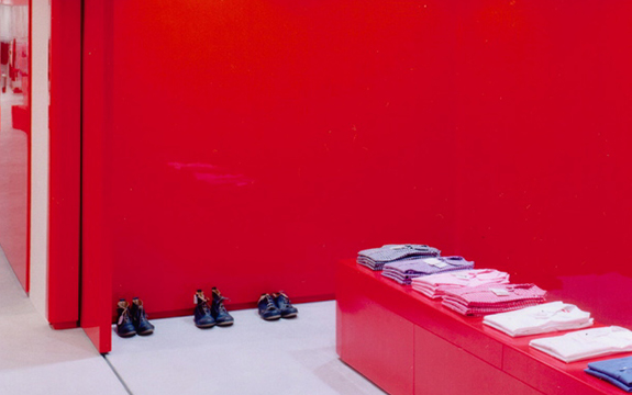 Alien wave interior space by Ab Rogers Design 